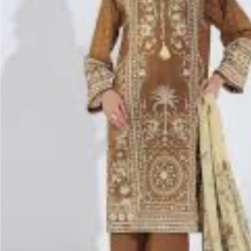 Bonanza Satrangi
Brown-Cambric-2 Piece Embroidered Size 10